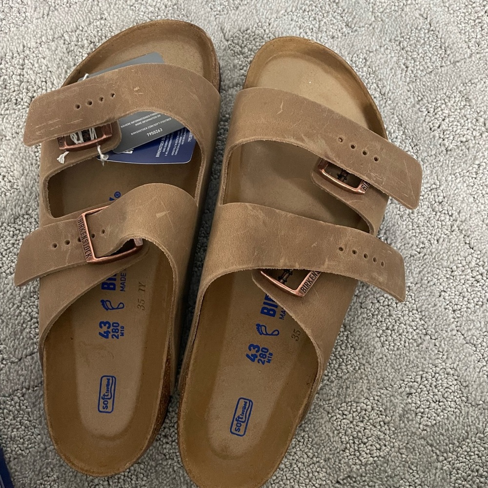 NWT men size 10 Birkenstocks